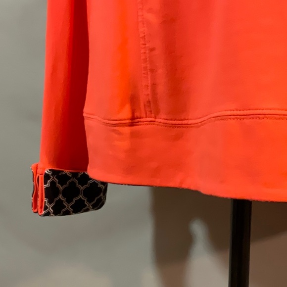 Crown & Ivy Top - Picture 3 of 8